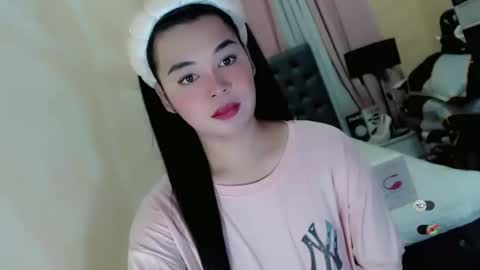 Snapshot of heatmusex_ chatting on May 2026 06:32:01 AM Kylene3 online show from May 2026 06:32:01 AM