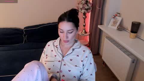 Heaven girl online show from September 2025 08:01:02 PM