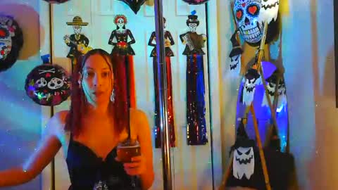 Heavenllyy online show from November 2025 05:31:01 AM