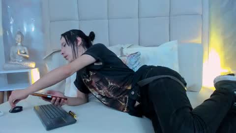 Keira Hecate online show from October 2025 08:51:02 PM