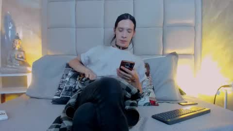 Keira Hecate online show from November 2025 08:00:01 PM