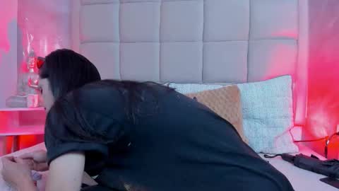 Keira Hecate online show from November 2025 08:52:01 PM