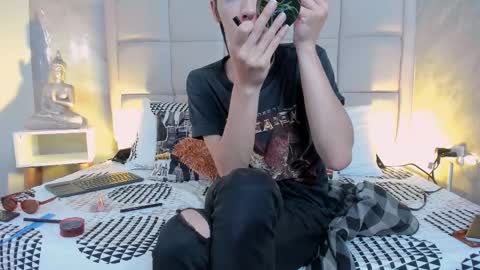 Keira Hecate online show from December 2025 07:53:02 PM