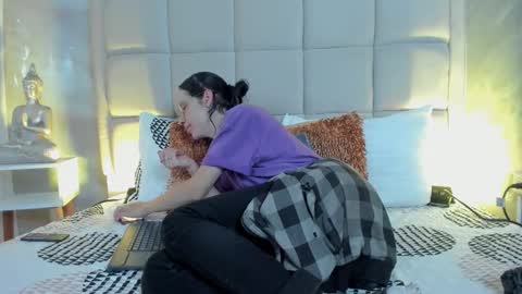 Keira Hecate online show from February 2026 08:05:01 PM