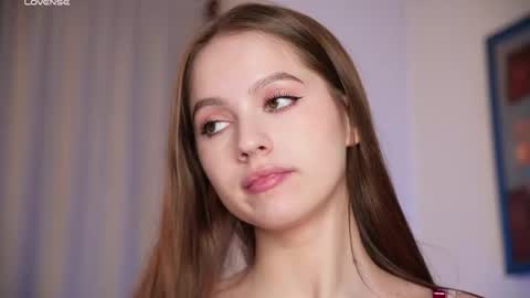 Snapshot of hecola chatting on April 2026 01:42:02 PM Nika next stream 200pm GMT online show from April 2026 01:42:02 PM