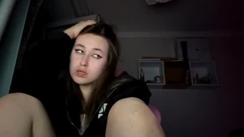 Molly online show from June 2026 08:08:01 PM