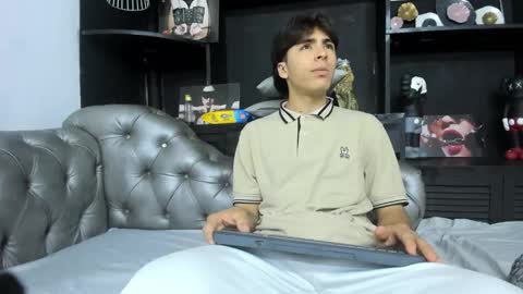 heellboy_ online show from October 2025 07:56:02 PM