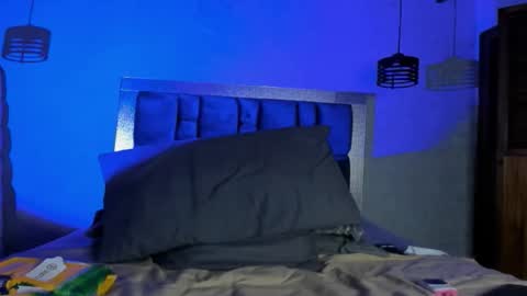 heellboy_ online show from November 2025 01:27:01 AM