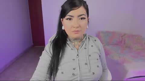 Snapshot of heey_kitty chatting on June 2026 11:41:02 AM IM EMY online show from June 2026 11:41:02 AM