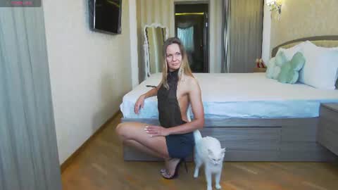 Snapshot of hefner_girl chatting on July 2026 04:19:01 AM Helen online show from July 2026 04:19:01 AM