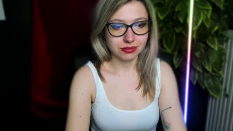 Snapshot of heidi_pleasure chatting on April 2026 04:30:01 AM Heidi online show from April 2026 04:30:01 AM