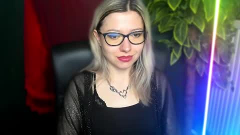 Snapshot of heidi_pleasure chatting on April 2026 04:32:01 AM Heidi online show from April 2026 04:32:01 AM