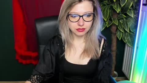 Snapshot of heidi_pleasure chatting on April 2026 04:41:02 AM Heidi online show from April 2026 04:41:02 AM
