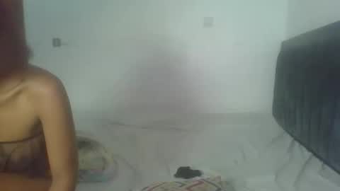Snapshot of heilybunny chatting on April 2026 12:40:01 PM heilybunny online show from April 2026 12:40:01 PM