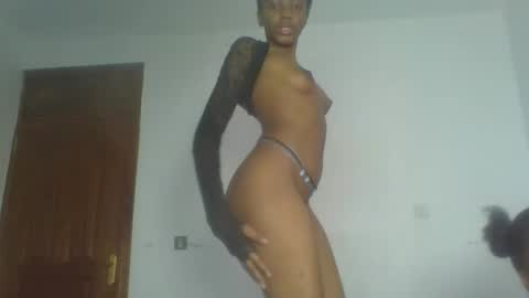 Snapshot of heilybunny chatting on May 2026 12:00:01 PM heilybunny online show from May 2026 12:00:01 PM