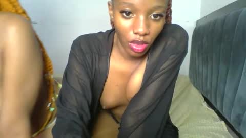 Snapshot of heilybunny chatting on May 2026 09:36:02 AM heilybunny online show from May 2026 09:36:02 AM