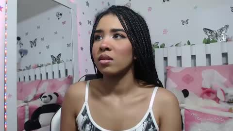 Snapshot of hela_sexy_xx chatting on December 2024 05:59:02 AM hella online show from December 2024 05:59:02 AM