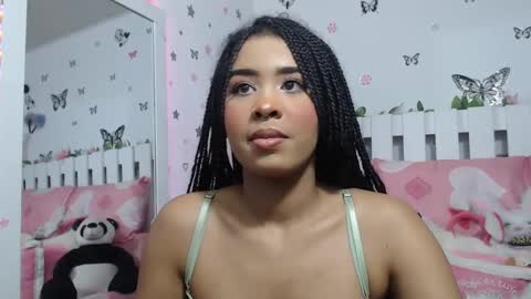 Snapshot of hela_sexy_xx chatting on December 2024 05:20:02 AM hella online show from December 2024 05:20:02 AM