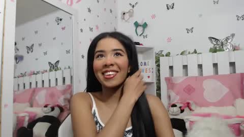 Snapshot of hela_sexy_xx chatting on February 2025 06:21:01 AM hella online show from February 2025 06:21:01 AM