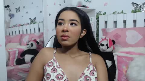 Snapshot of hela_sexy_xx chatting on February 2025 08:27:02 AM hella online show from February 2025 08:27:02 AM