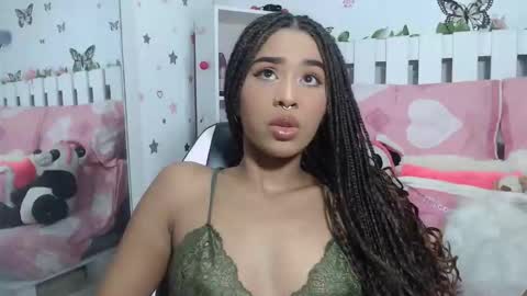 Snapshot of hela_sexy_xx chatting on September 2025 09:53:02 AM hella online show from September 2025 09:53:02 AM
