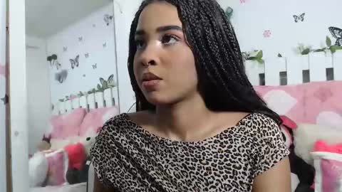 Snapshot of hela_sexy_xx chatting on May 2026 04:31:01 AM hella online show from May 2026 04:31:01 AM