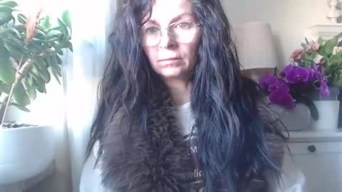Snapshot of helen_79 chatting on November 2025 07:53:01 AM Helen online show from November 2025 07:53:01 AM