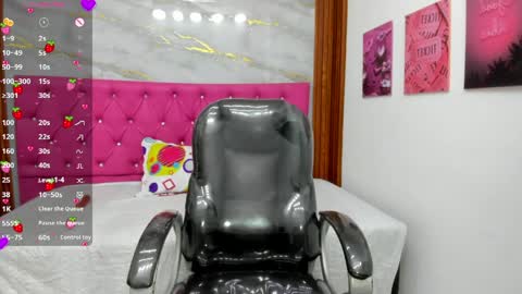 Snapshot of helen_russoo chatting on April 2026 06:55:01 PM Helen online show from April 2026 06:55:01 PM