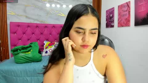 Snapshot of helen_russoo chatting on May 2026 06:03:01 PM Helen online show from May 2026 06:03:01 PM