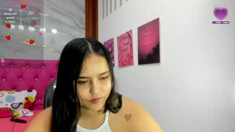 Snapshot of helen_russoo chatting on July 2026 01:43:02 AM Helen online show from July 2026 01:43:02 AM