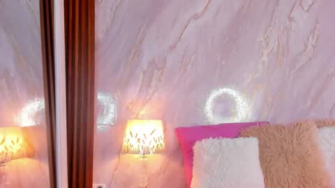 Helena Santos  online show from February 2026 01:39:02 PM