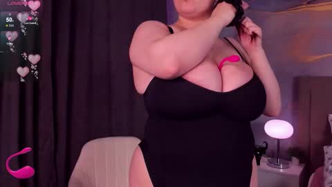 helendanvers online show from November 2025 03:23:02 PM