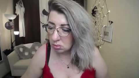 helenenigma online show from October 2025 07:26:02 PM