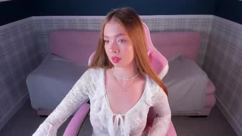 Snapshot of helenn_garciaa chatting on June 2026 12:04:02 AM Tessa online show from June 2026 12:04:02 AM