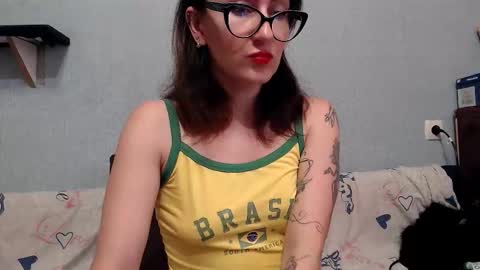 HelenRed online show from November 2025 09:22:02 AM