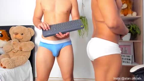 alan y zack online show from February 2026 12:45:02 PM