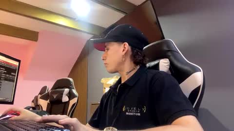 Snapshot of hell_boy66 chatting on January 2025 03:43:01 PM Eros online show from January 2025 03:43:01 PM