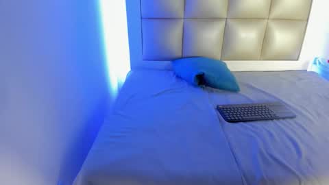 Snapshot of hellen__smith_ chatting on January 2026 09:20:02 PM hellen__smith_ online show from January 2026 09:20:02 PM