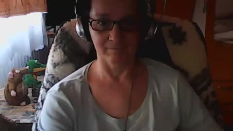 hellenmarie online show from January 2025 12:05:01 PM