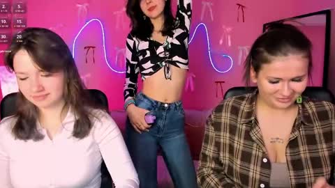 Helli online show from March 2026 08:45:01 PM