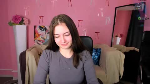 Helli online show from April 2026 07:07:01 PM