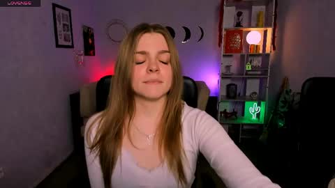 Snapshot of helli_belli chatting on April 2026 07:16:01 PM Helli online show from April 2026 07:16:01 PM