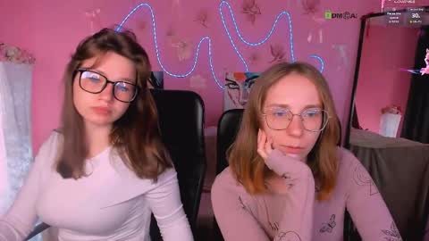 Snapshot of helli_belli chatting on June 2026 07:04:02 PM Helli online show from June 2026 07:04:02 PM