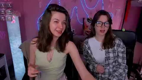 Snapshot of helli_belli chatting on June 2026 07:16:02 PM Helli online show from June 2026 07:16:02 PM