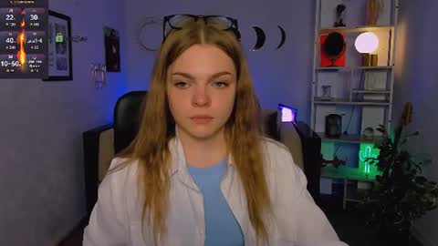 Snapshot of helli_belli chatting on June 2026 07:17:01 PM Helli online show from June 2026 07:17:01 PM