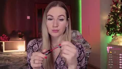 Snapshot of hello_lisha chatting on December 2025 08:20:01 AM Alisia Monday to Friday from 10 am to 4 pm GMT 2 online show from December 2025 08:20:01 AM