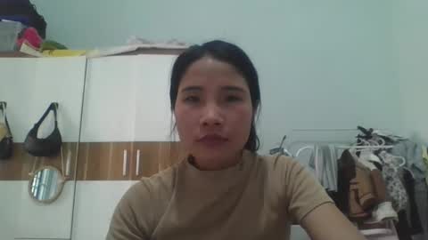 Snapshot of hello_mie chatting on April 2026 09:10:01 AM hello_mie online show from April 2026 09:10:01 AM