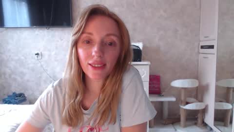 Snapshot of hellokittykaty chatting on May 2026 06:31:01 AM Victory online show from May 2026 06:31:01 AM