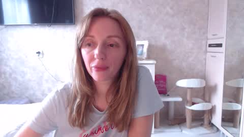 Snapshot of hellokittykaty chatting on May 2026 06:20:01 AM Victory online show from May 2026 06:20:01 AM