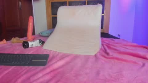 Hellzel online show from June 2026 12:32:02 AM